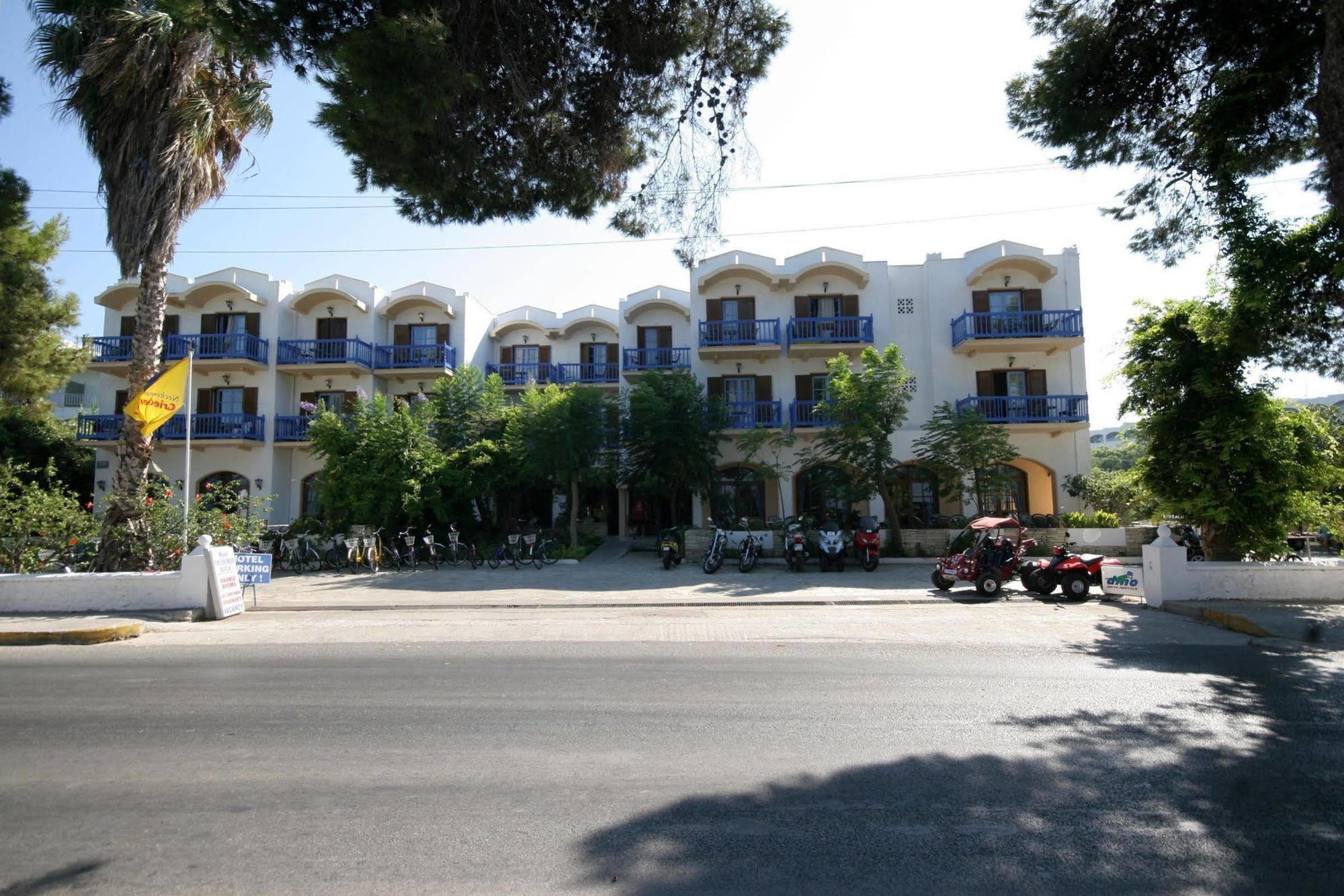 Theodorou Beach Hotel Apartments Psalidi  Exterior photo