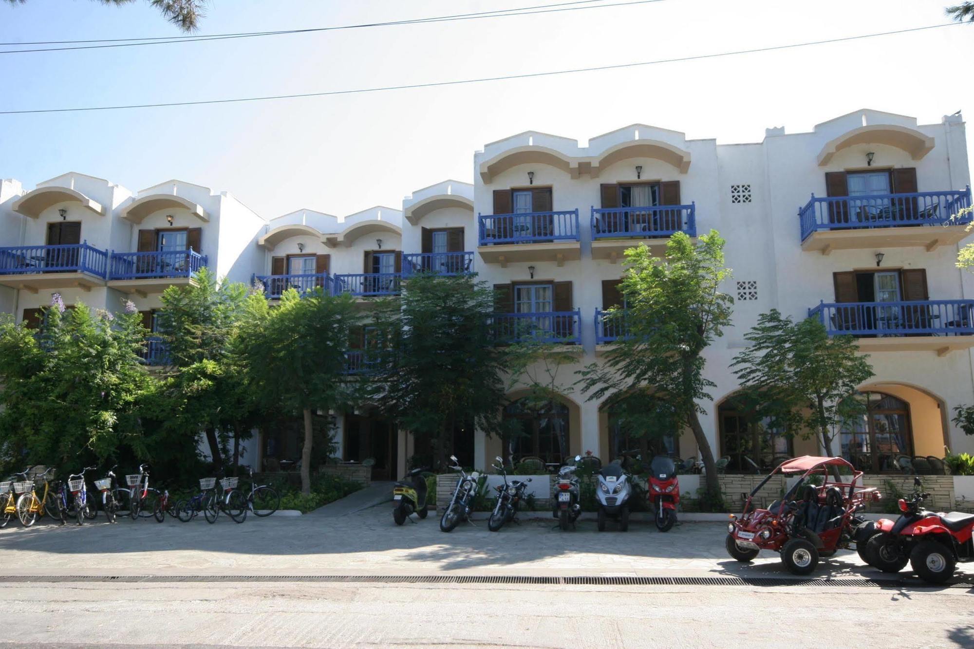 Theodorou Beach Hotel Apartments Psalidi  Exterior photo